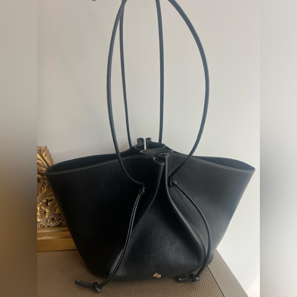 Women's Black Large Mochi Tote Bag